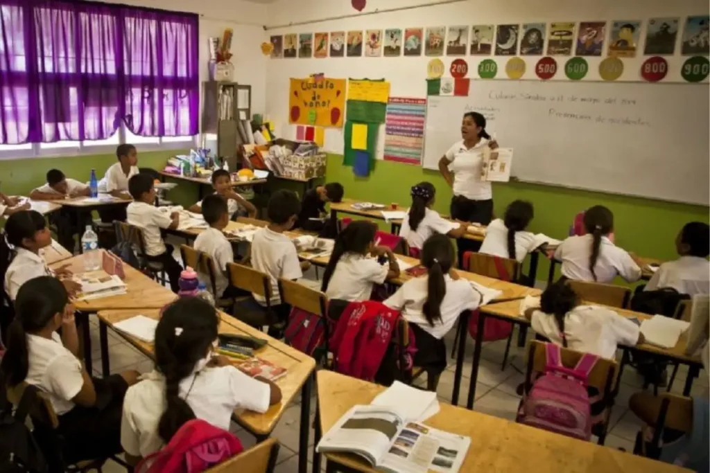 La diferencia entre el Día del Docente y el Día del Maestro
