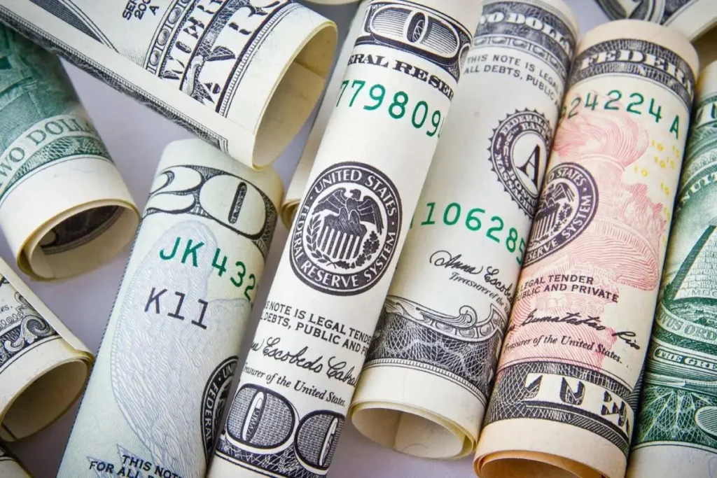 Cotización el dólar hoy 1 de octubre en la toma de protesta de Claudia Sheinbaum