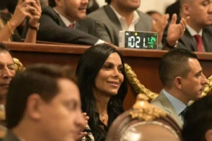 ¿Cuál es el estado de salud de Diana Sánchez Barrios tras ser baleada?