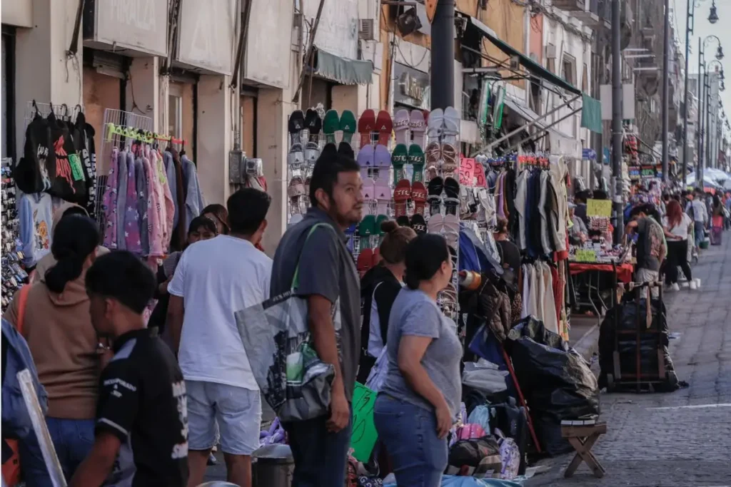 ¡Nos mintieron! Hay 750 ambulantes en el Centro Histórico de Puebla y no 300