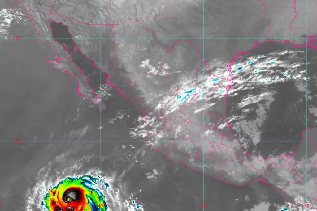 Huracán Kristy ya es categoría 3 frente a costas de México