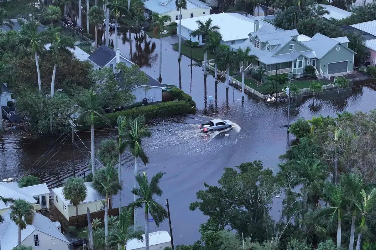 Los videos más impactantes de la destrucción causada por el huracán Milton en Florida 1 Los videos más impactantes de la destrucción causada por el huracán Milton en Florida