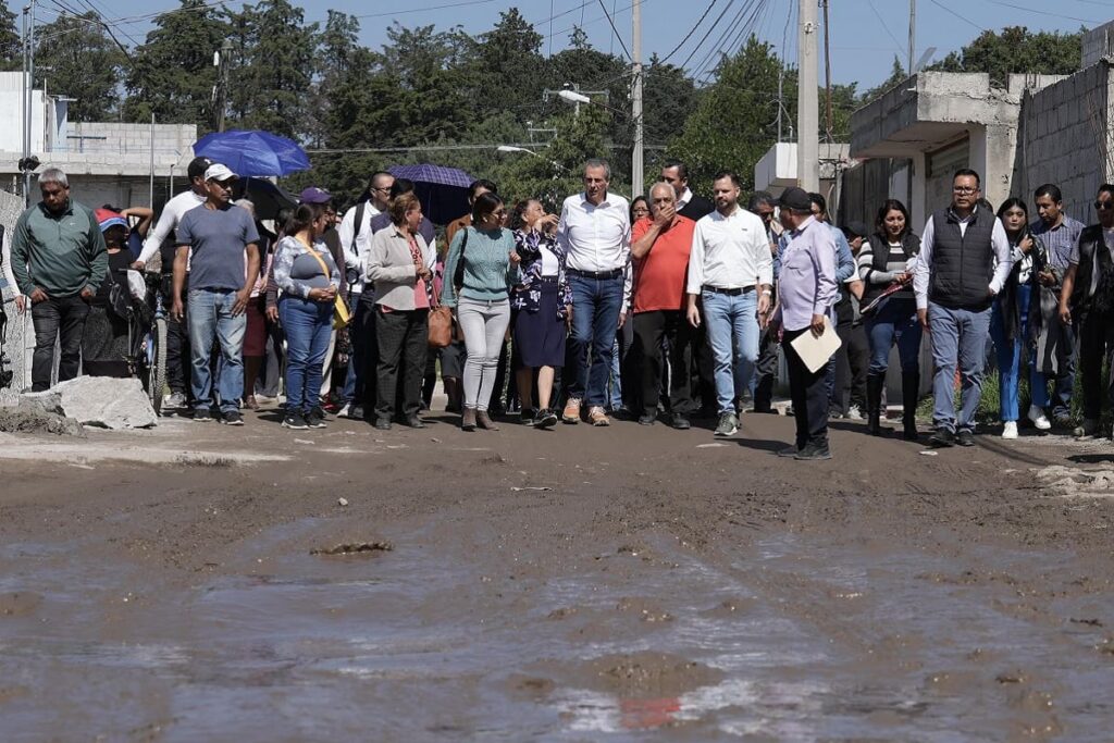La pavimentación de calles en Amalucan y El Salvador incluirá guarniciones e instalación de luminarias