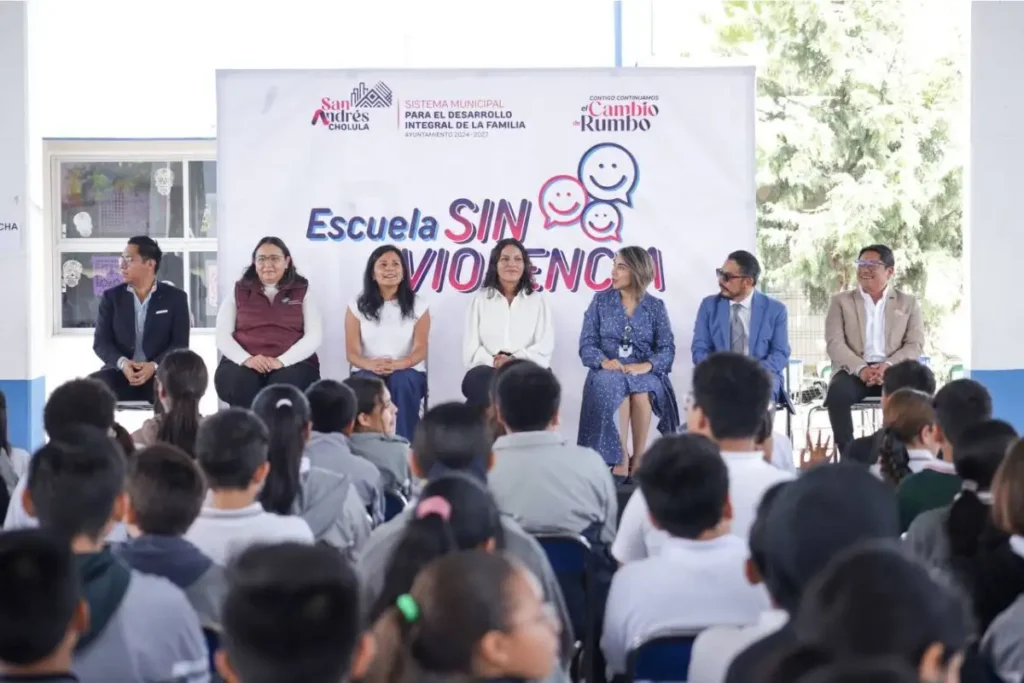 Reactiva Lupita Cuautle Torres el programa “Escuela sin Violencia” en San Andrés Cholula