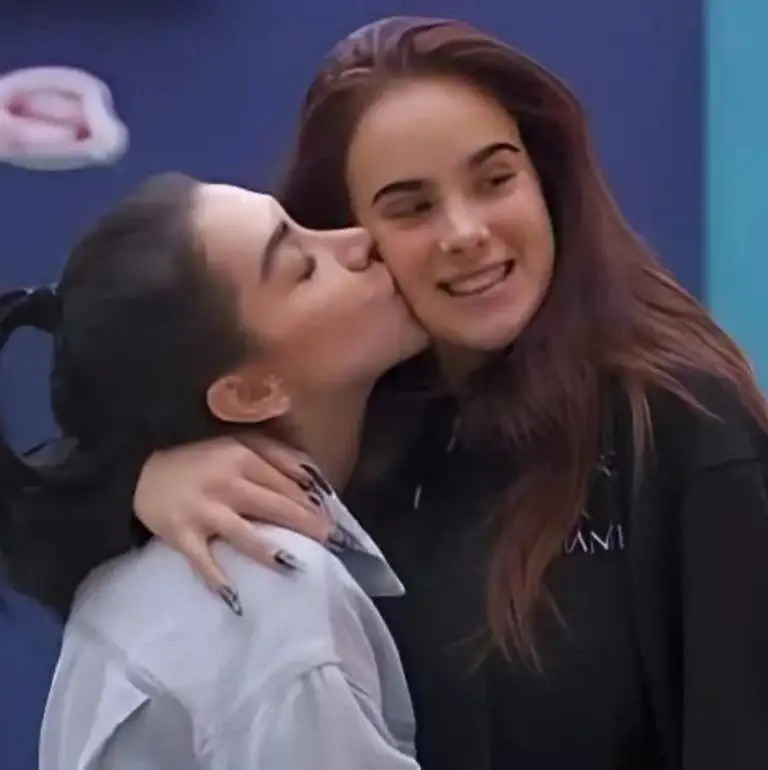 Marie Claire se declaró fan de su relación de Gala Montes y Karime 2 Marie Claire se declaró “fan de su relación” de Gala Montes y Karime