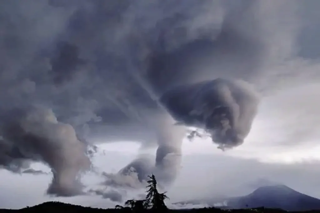 Así se vieron las increíbles nubes embudo en Palmar de Bravo y Ciudad Serdán