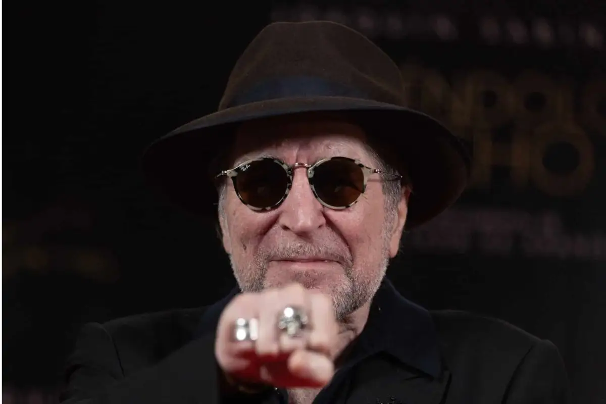 Último Vals: Esta es la nueva canción de Joaquín Sabina 1 La nueva canción de Joaquín Sabina lleva por nombre Último Vals y en el video rinde homenaje a las personas más importantes en su vida.