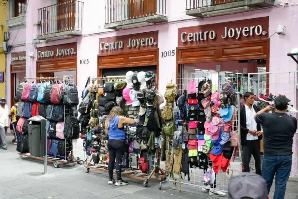 Asegura Segom que redujo el 95% de ambulantes en Puebla; solo hay 350 instalados
