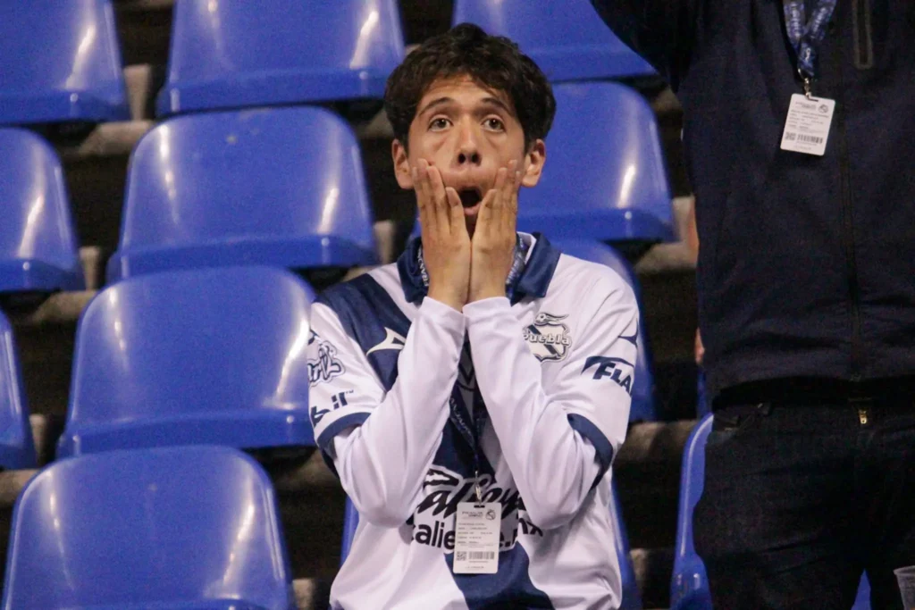 Poblanos no responden al partido México vs Valencia: Todas las zonas del Cuauhtémoc con boletos 2 Poblanos no responden al partido México vs Valencia: Todas las zonas del Cuauhtémoc con boletos