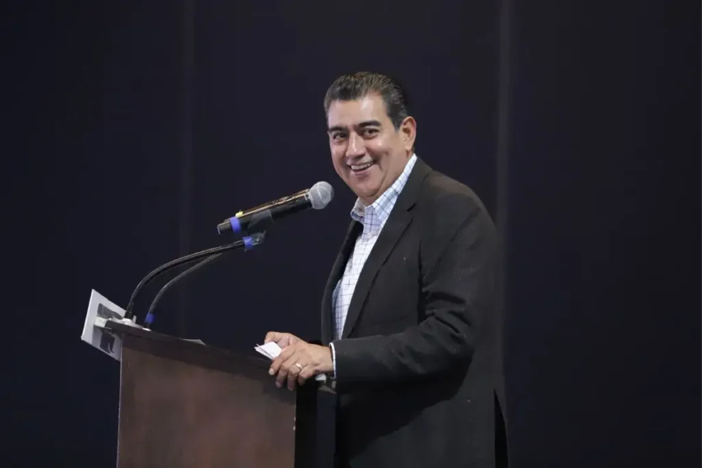 Exhorta Sergio Salomón a ayuntamientos garantizar rendición de cuentas para favorecer progreso