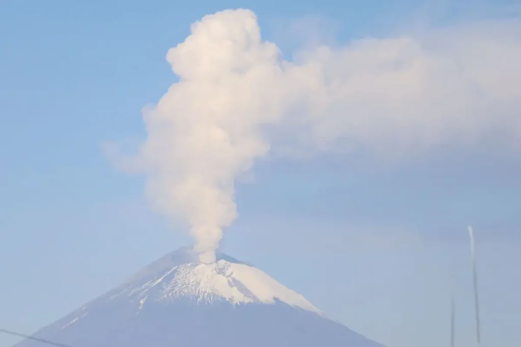 FOTOS|VIDEO: Así se ve la fumarola del volcán Popocatépetl hoy 23 de octubre 2 (FOTOS y VIDEO) Así se ve la fumarola del volcán Popocatépetl hoy 23 de octubre