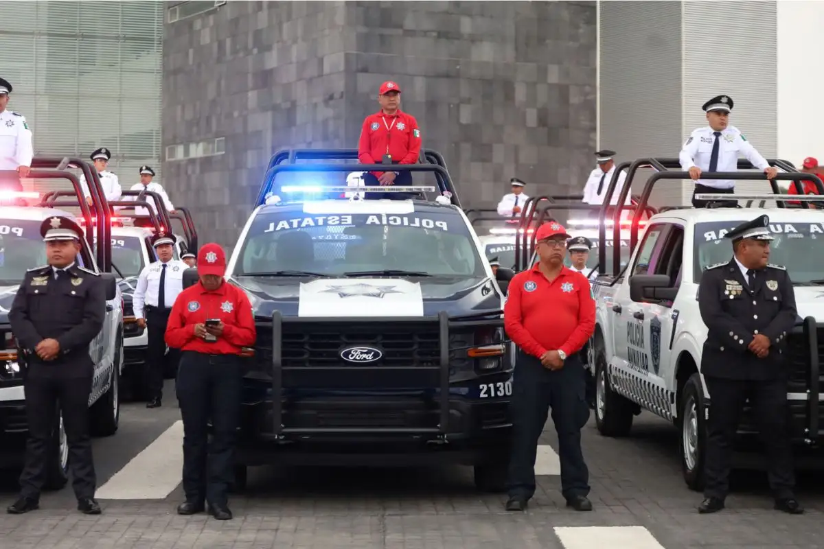 Entrega Sergio Salomón 100 patrullas a la Policía Estatal y armamento a municipios 1 Entrega Sergio Salomón 100 patrullas a la Policía Estatal y armamento a municipios