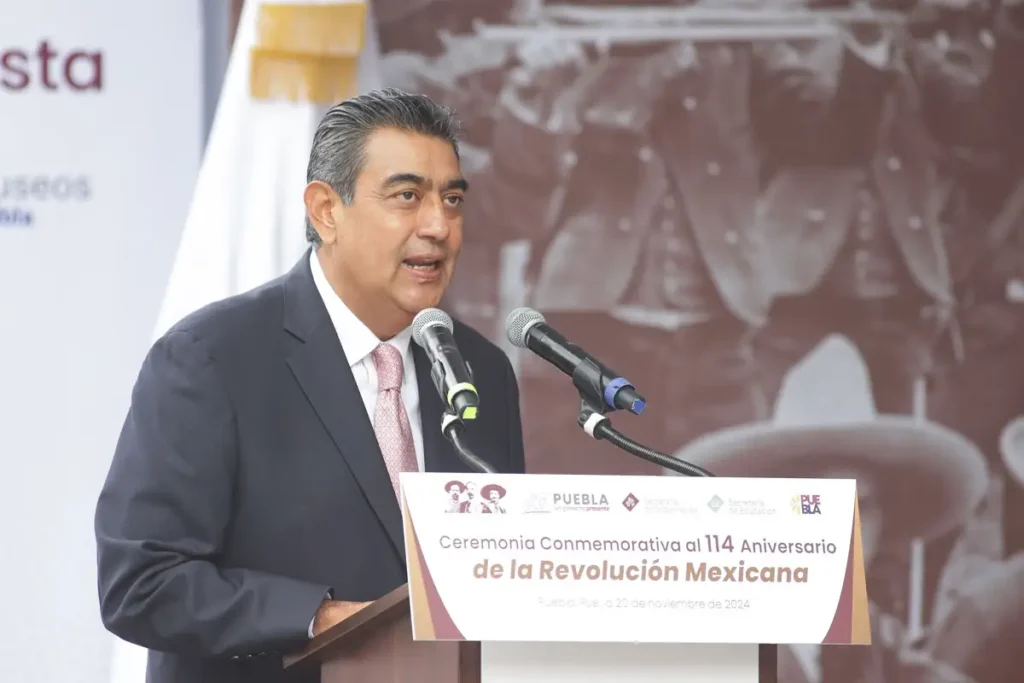 Anuncia Sergio Salomón a Gloria Trevi en Puebla Estará después del Segundo Informe