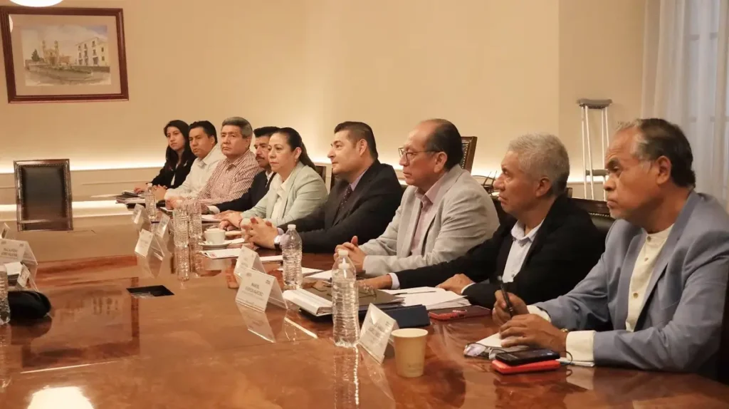 Armenta a favor de la transformación educativa