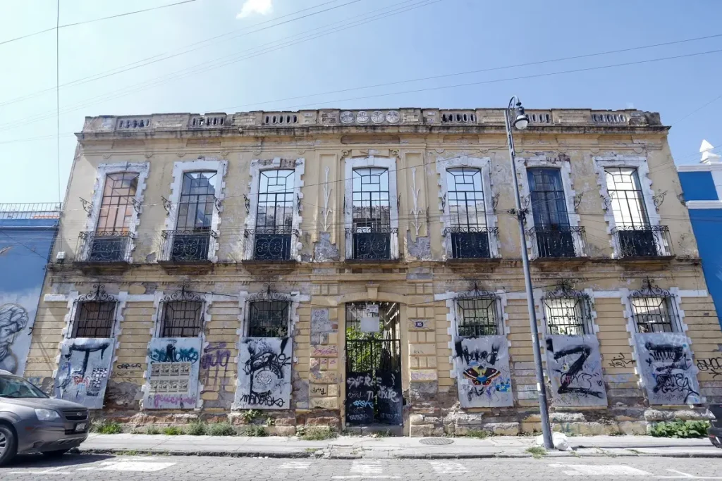 Ayuntamiento analiza rescate de casonas en Puebla con inversión de IP