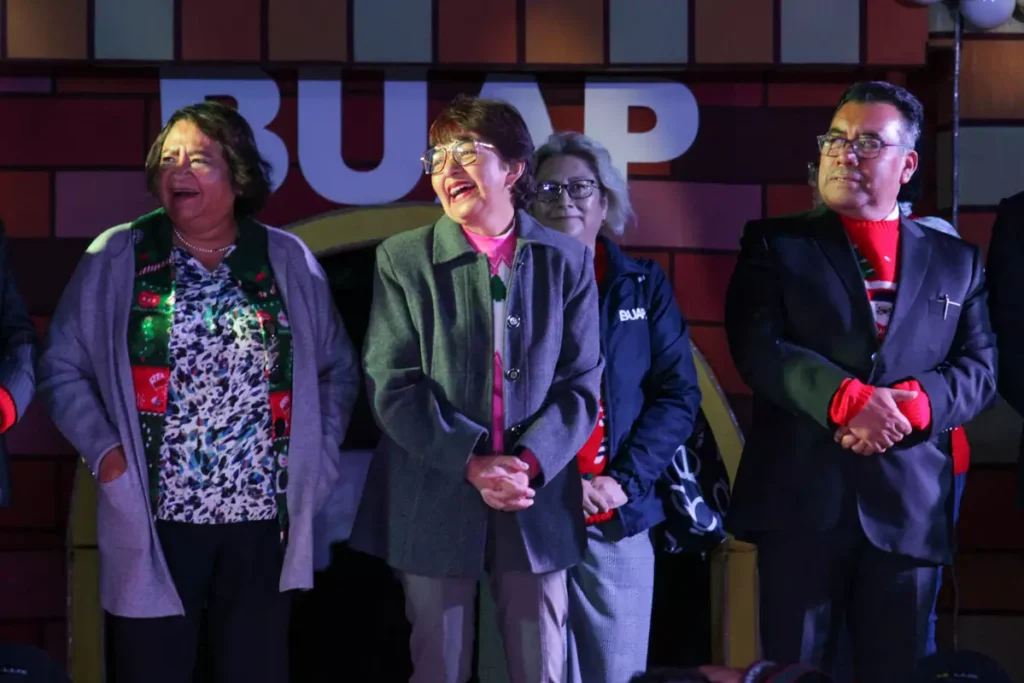 BUAP Encendido Arbol Navideno 1 2