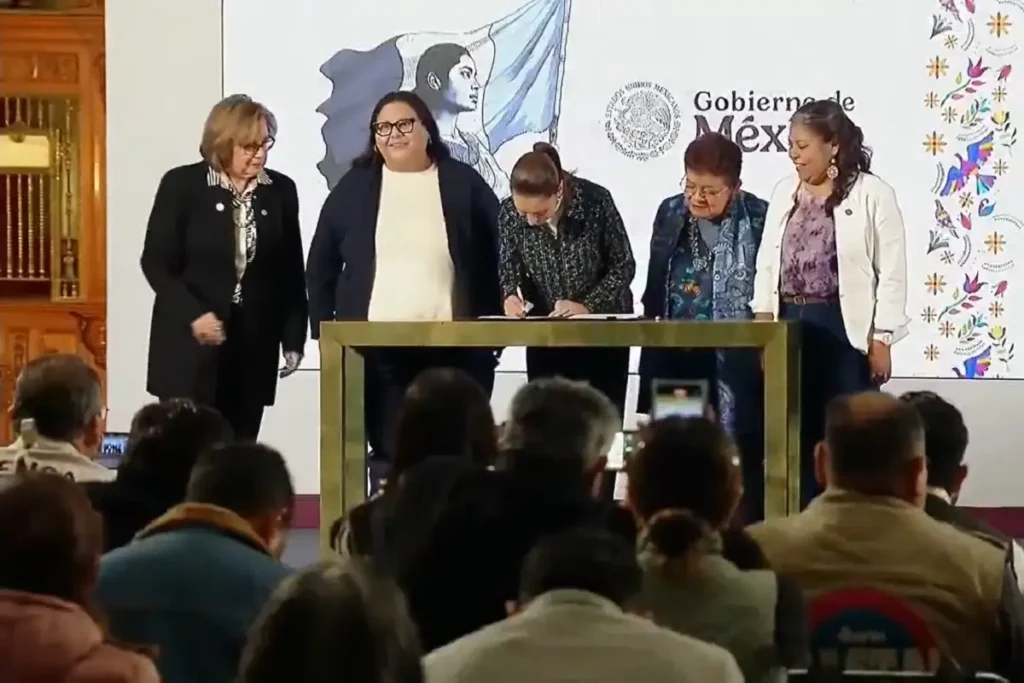 Claudia Sheinbaum firma decreto de reforma constitucional sobre igualdad sustantiva
