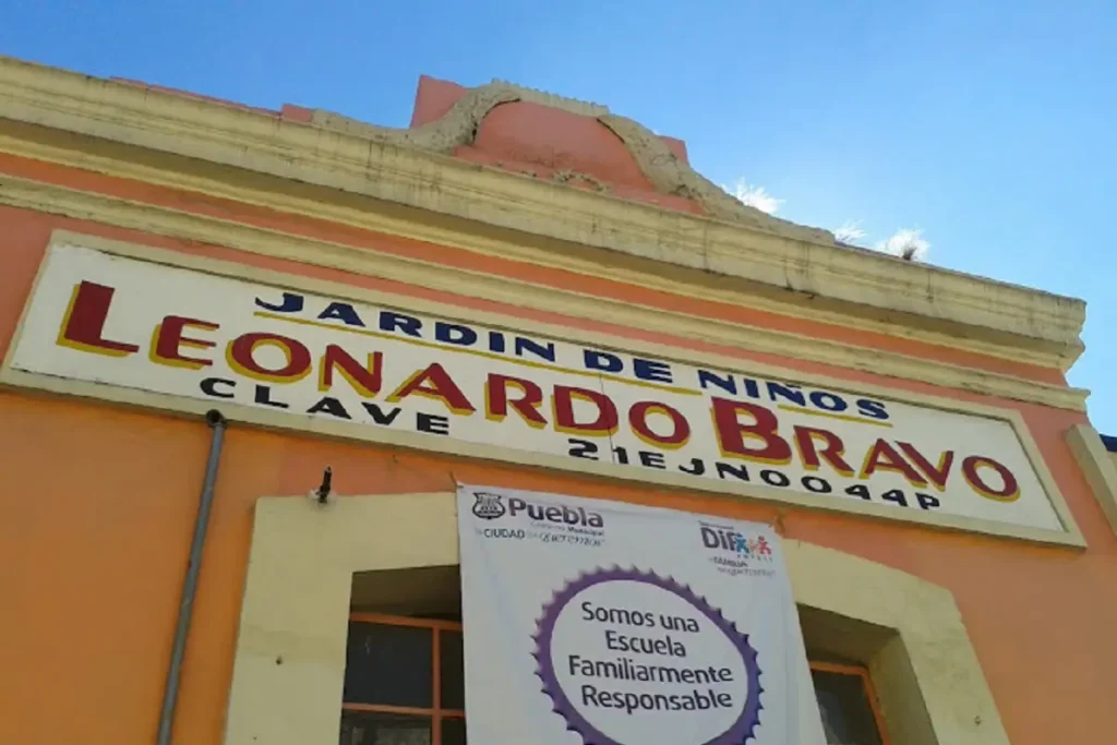 Conserje acusado de abuso sexual en un kínder de Puebla no fue suspendido, pero sí linchado SEP