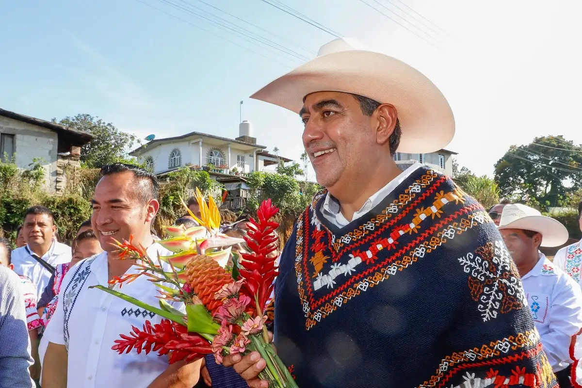 Deja huella gobierno estatal en todos los municipios de Puebla: Sergio Salomón 1 Deja huella gobierno estatal en todos los municipios de Puebla Sergio Salomón