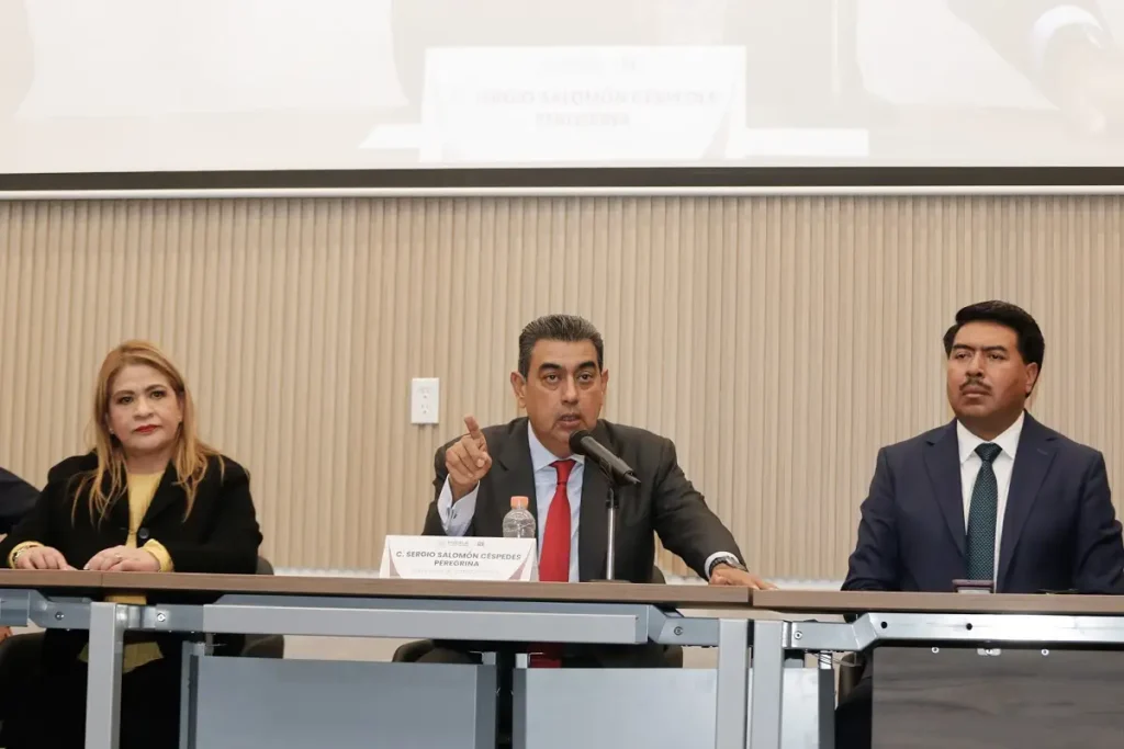 Descarta Sergio Salomón adelantar participaciones a alcaldes de Puebla