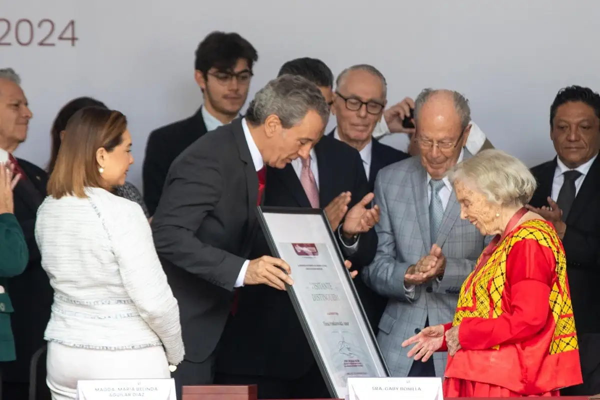 Gobierno de la Ciudad se une al 2° Festival Revolucionario y a la entrega de la medalla "Carmen Serdán" a Elena Poniatowska 1 Gobierno de la Ciudad se une al 2° Festival Revolucionario y a la entrega de la medalla Carmen Serdán a Elena Poniatowska