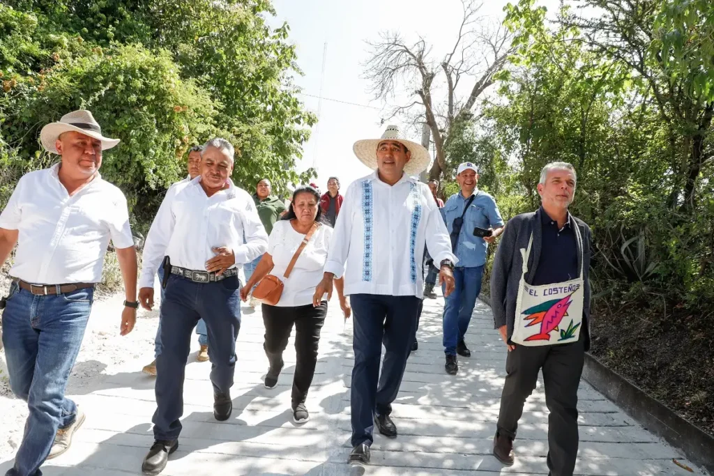 Inaugura Sergio Salomón obras carreteras en Xochiltepec, Huaquechula y Tochimiltzingo 2 Inaugura sergio salomón obras carreteras en xochiltepec, huaquechula y tochimiltzingo