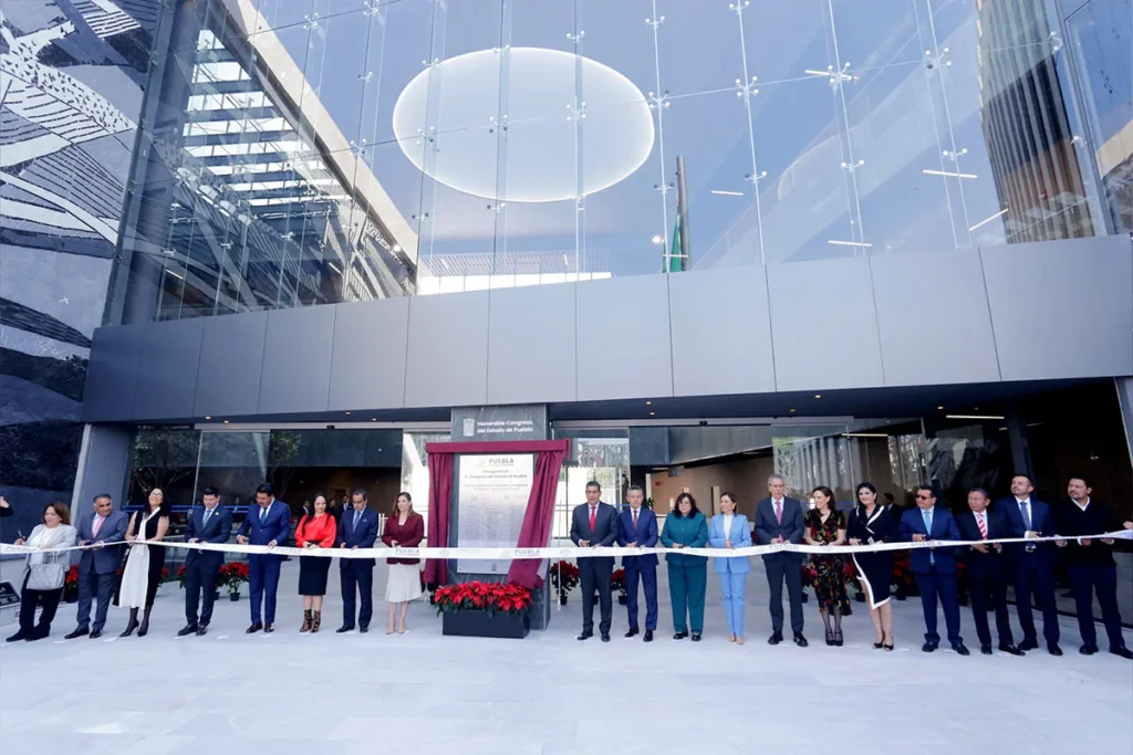 Sergio Salomón inaugura el nuevo Congreso de Puebla