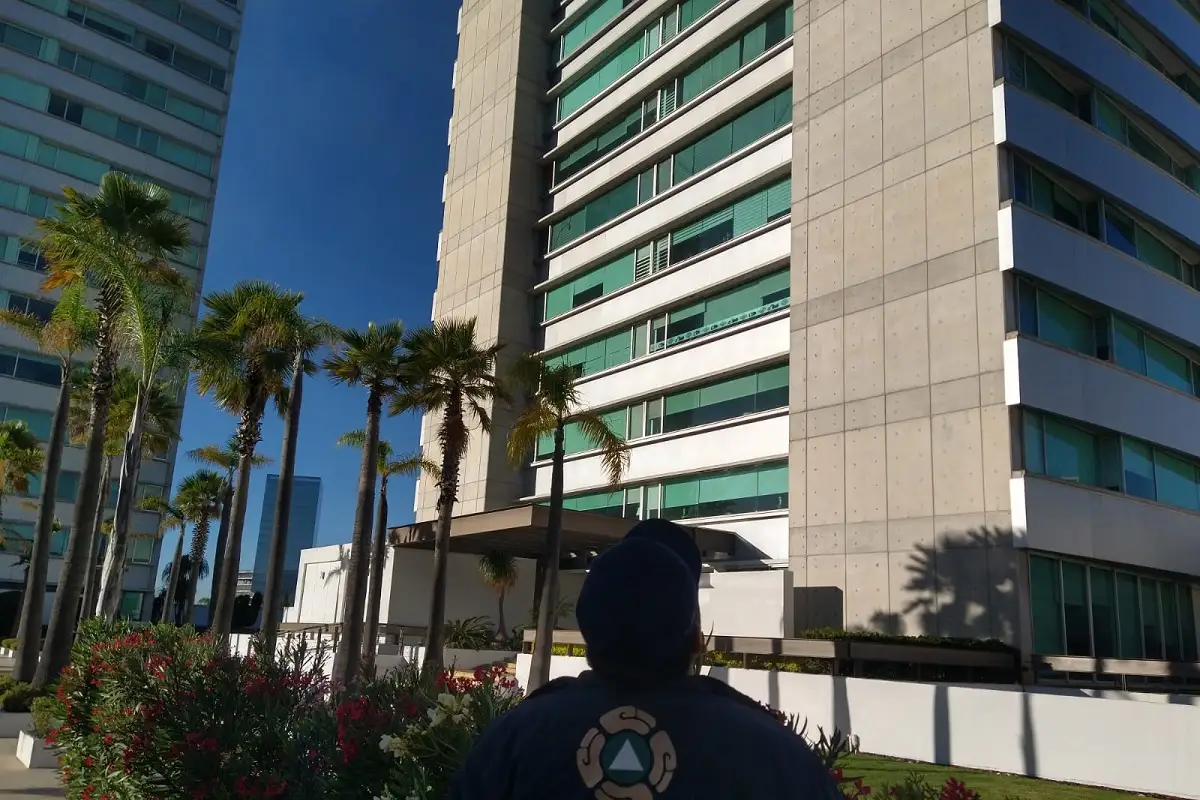 Incendio en Residencial Torres Palmas deja un lesionado y afecta dos departamentos 1 Incendio en Residencial Torres Palmas deja un lesionado y afecta dos departamentos