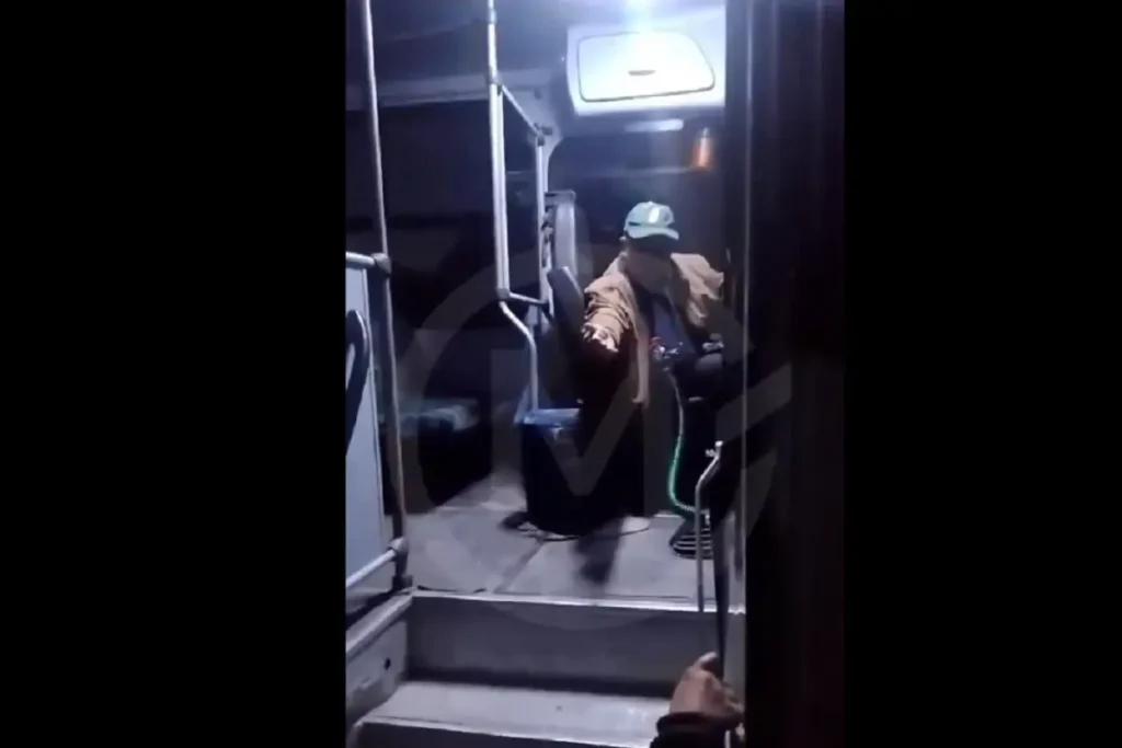 Indignante Chófer de la Ruta 100 en Amozoc se niega a subir a persona con discapacidad