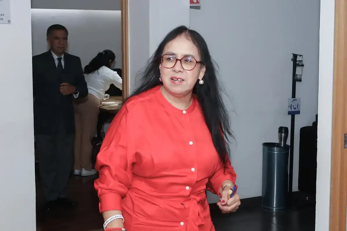 Jueza Blanca Ollivier es esposa del sujeto que graba mujeres en el PJ de Puebla 1 Jueza Blanca Ollivier Palacios es la esposa del sujeto que graba a mujeres en el PJ