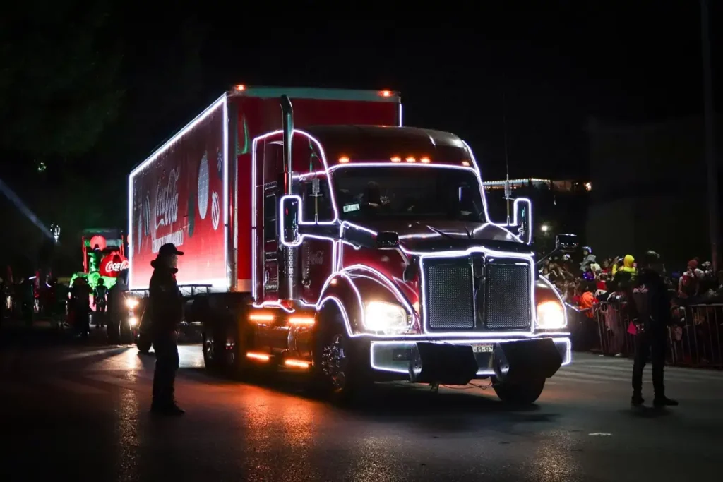 ¡Es oficial! La Caravana Coca-Cola regresa a Puebla este 2024 2 La Caravana Coca-Cola regresa a Puebla este diciembre