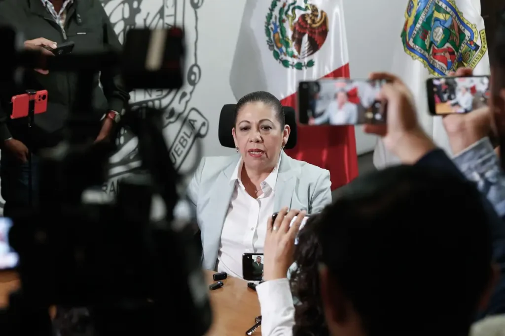 Laura Artemisa respalda iniciativa para devolverle fuero a diputados de Puebla