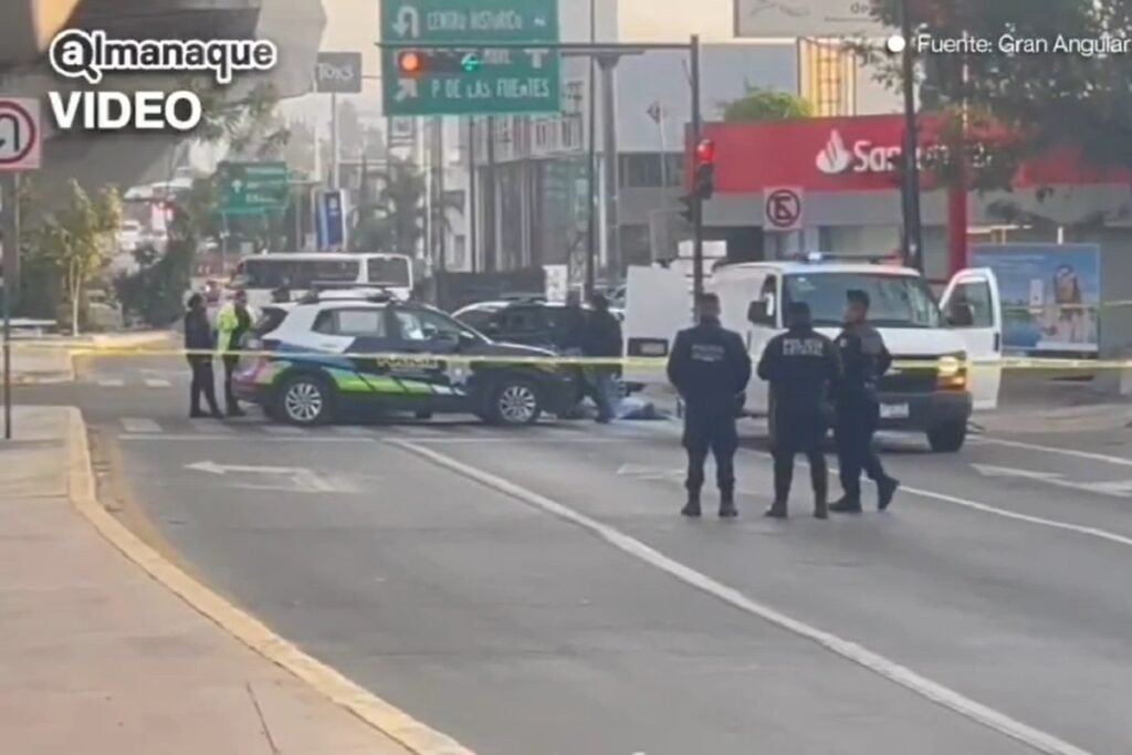 Mujer pierde la vida tras arrojarse del puente de la Calzada Zaragoza en Puebla