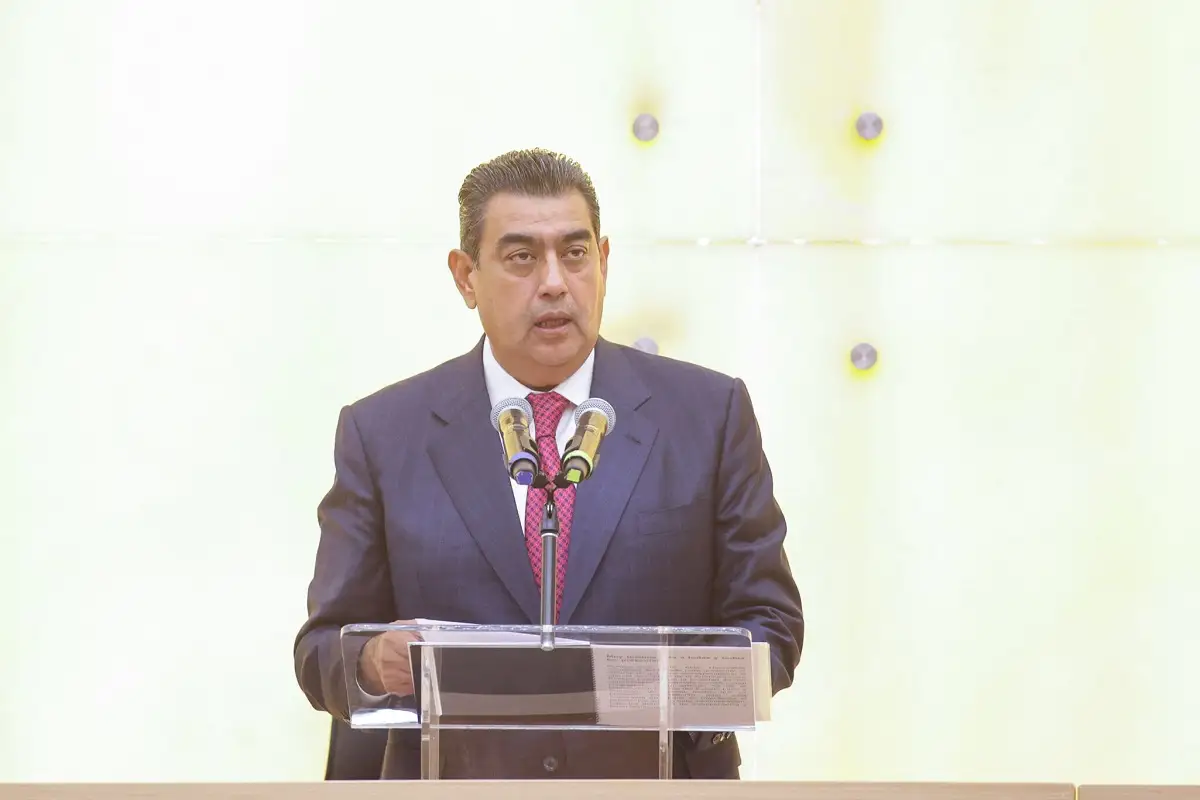 "No soy fundador de Morena, pero honré la visión de AMLO": Sergio Salomón en su Segundo Informe 1 No soy fundador de Morena, pero honré la visión de AMLO Sergio Salomón en su segundo informe