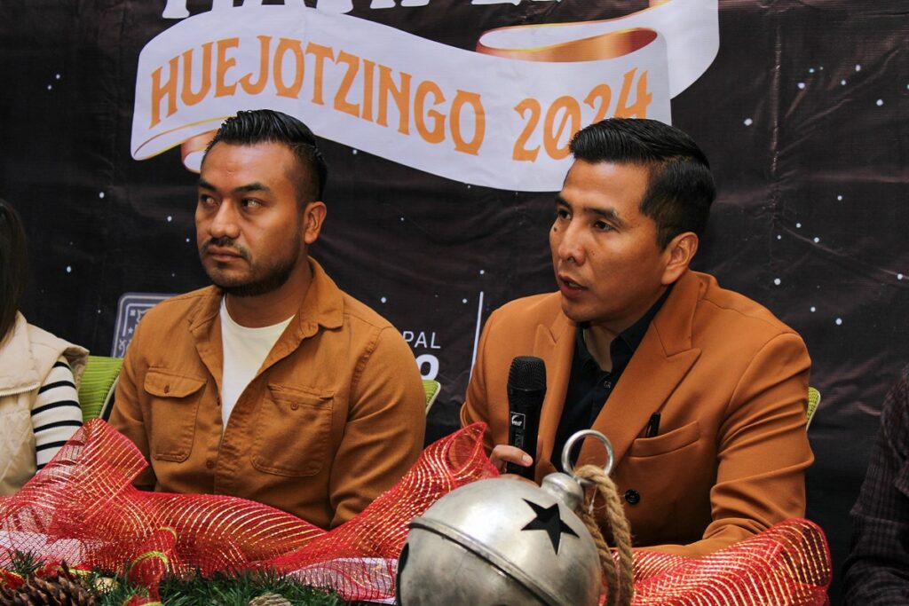 La magia de la navidad llega a Huejotzingo: Roberto Solís presenta la "Villa Navideña 2024"