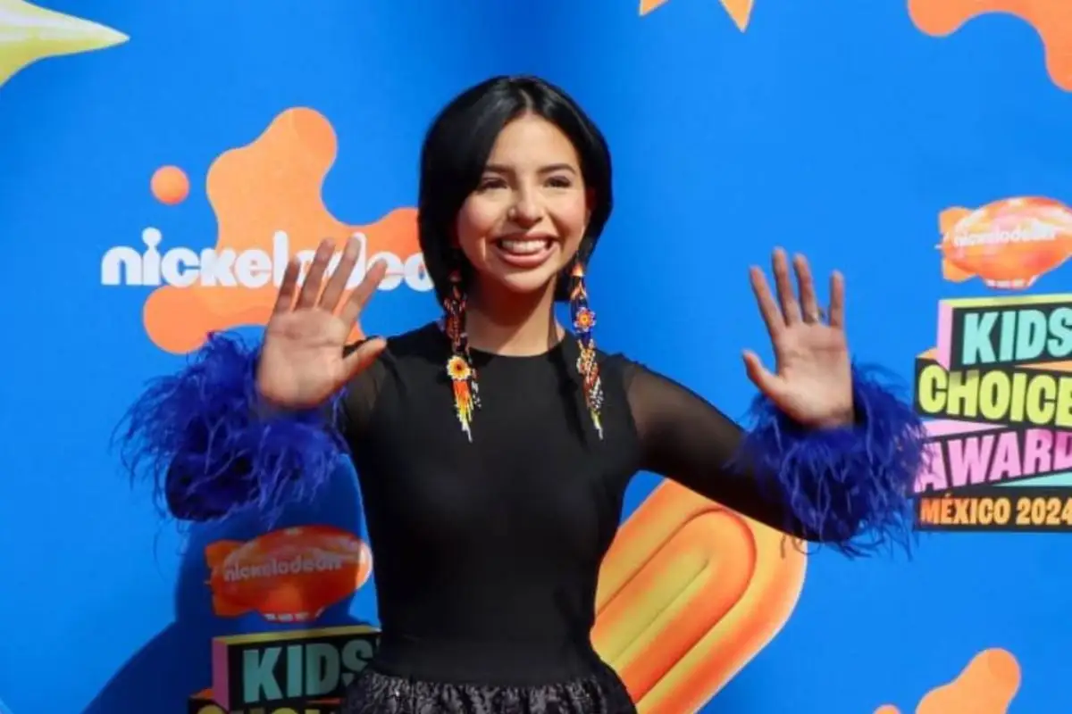 (VIDEO) Abuchean a Ángela Aguilar en los Kid’s Choice Awards; fans le gritan “Cazzu” 1 (VIDEO) Abuchean a Ángela Aguilar en los Kid’s Choice Awards; fans le gritan “Cazzu”