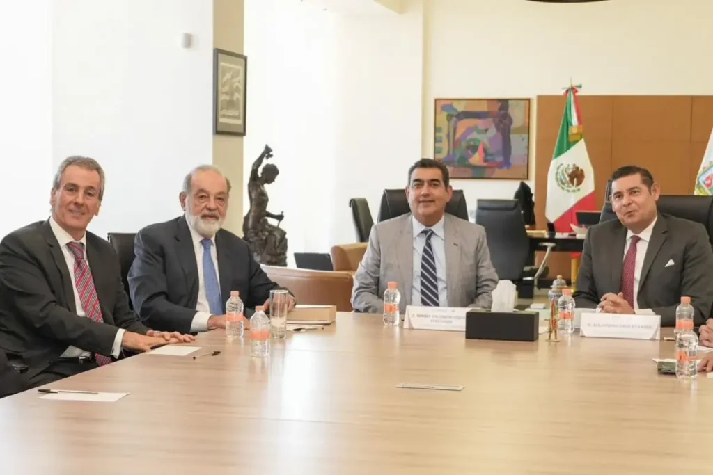 Carlos Slim visitó Puebla y se reunió con el gobernador
