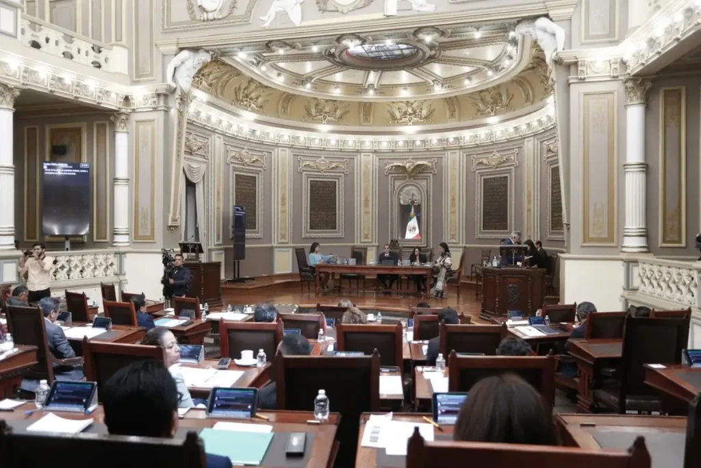 Avanza en el Congreso local la Ley de Ingresos de Puebla 2025 por 126 mil mdp