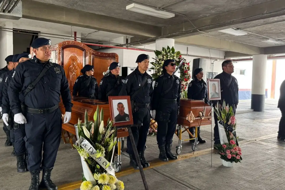 Despiden a policías de Atlixco asesinados en persecución 1 Despiden a policías de Atlixco asesinados en persecución