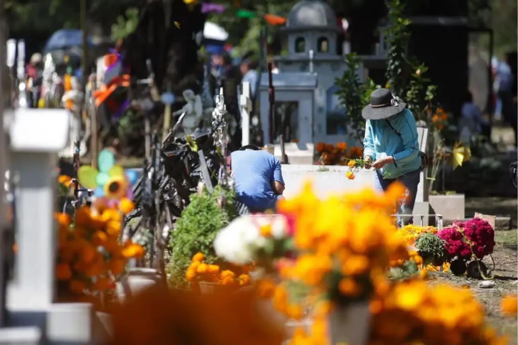 dia de muertos en los panteones de puebla 5