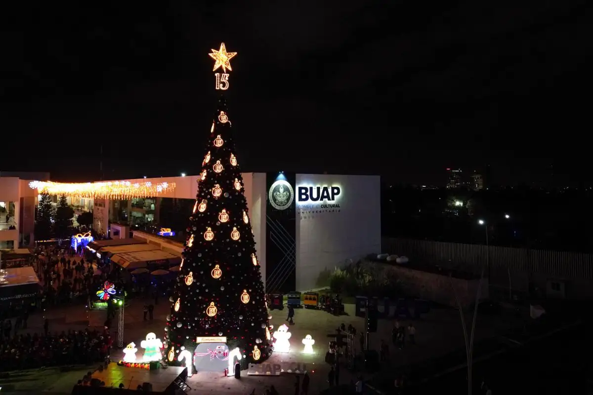 La Navidad llegó a CU2: esta es la fecha del encendido del árbol 1 Fecha del encendido del Árbol de Navidad en CU2