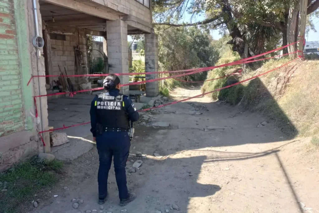Encuentran a mujer sin vida en colonia San Miguel Xonacatepec