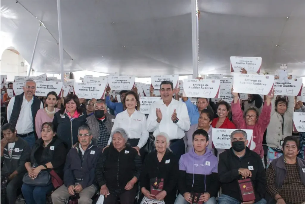Gaby Bonilla entrega 2 mil aparatos auditivos en Puebla 2 Gaby Bonilla entrega 2 mil aparatos auditivos en Puebla