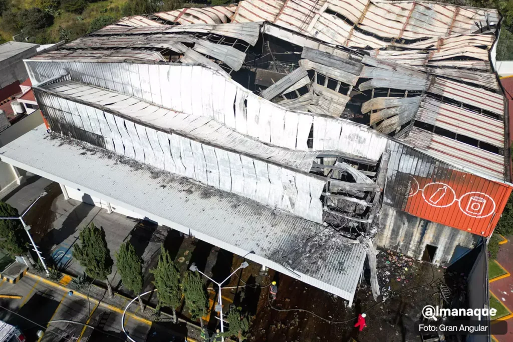 incendio gran bodega amalucan vista aerea 2