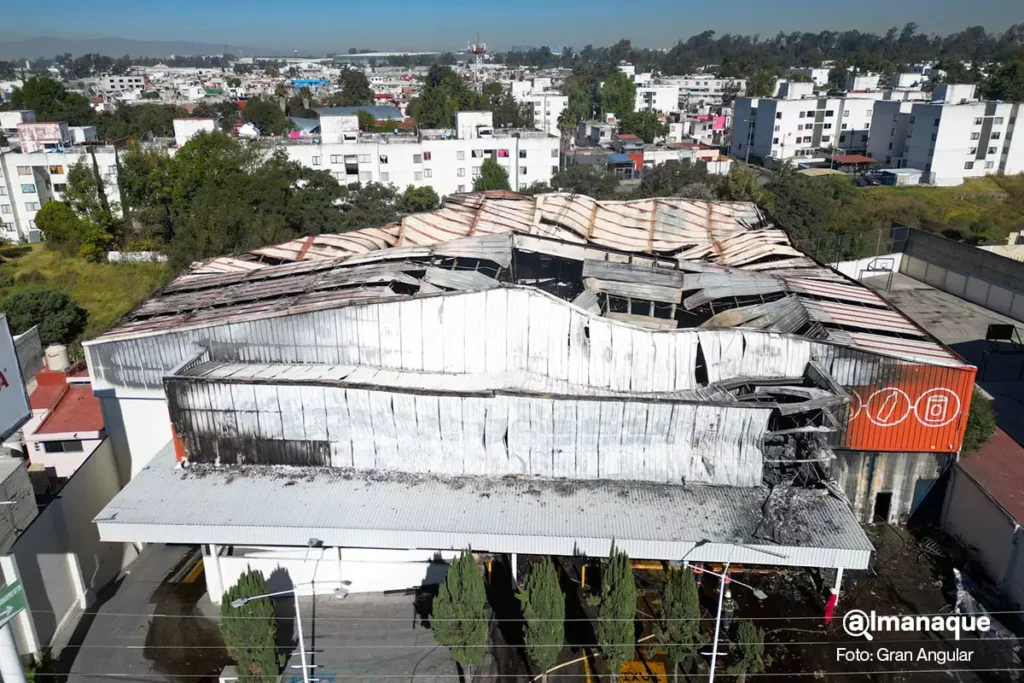 incendio gran bodega amalucan vista aerea 3