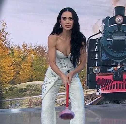 katy Perry en venga la alegria 3