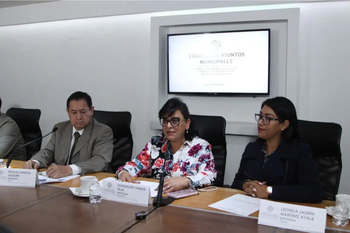 Avalan en Comisión que municipios cumplan con Ley de Imagen Institucional 1 Avalan en Comisión que municipios cumplan con Ley de Imagen Institucional