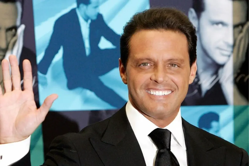 Luis Miguel envía flores a Silvia Pinal en su homenaje póstumo en Bellas Artes