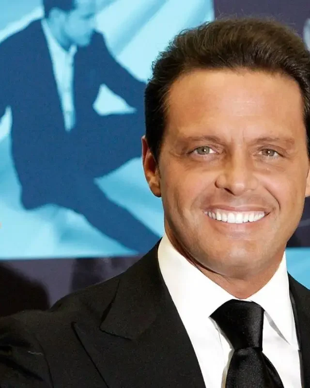 Luis Miguel envía flores a Silvia Pinal en su homenaje póstumo en Bellas Artes