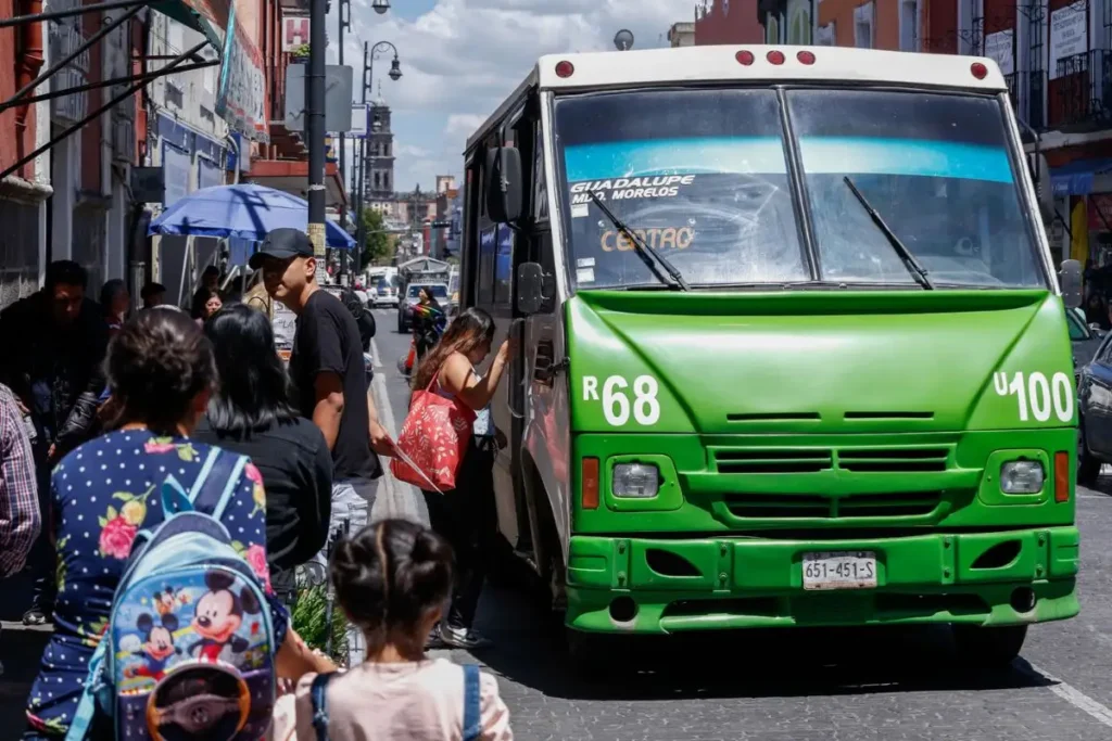Niegan aumento a la tarifa del transporte público en Puebla